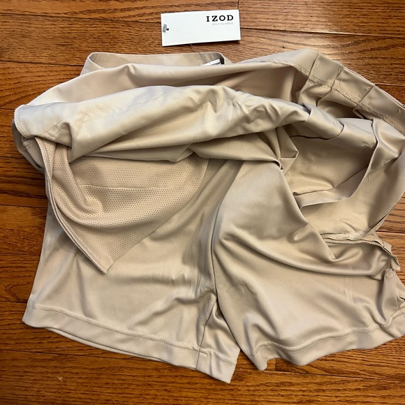 Izod golf skort. Never worn, new with tags. - Picture 3 of 5